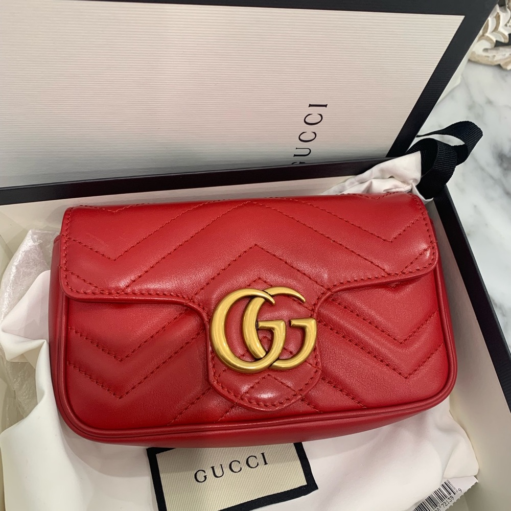 Calfskin Matelasse Super Mini GG Marmont Shoulder Bag Hibiscus Red